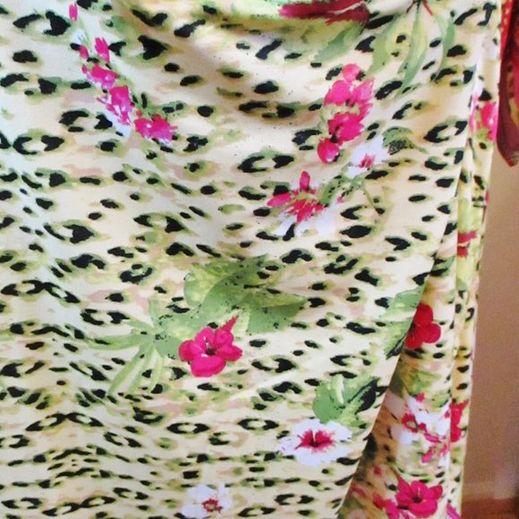 NWT! N Y Collection Womens Cold Shoulder Elastic Smocked Top, Yellow Floral, 2XL - Picture 5 of 14